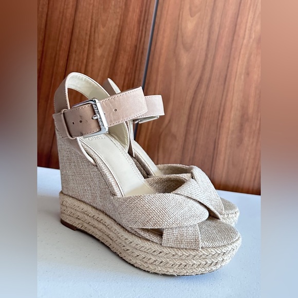 Guess Women's wedged burlap sandals size 6M - Picture 11 of 15